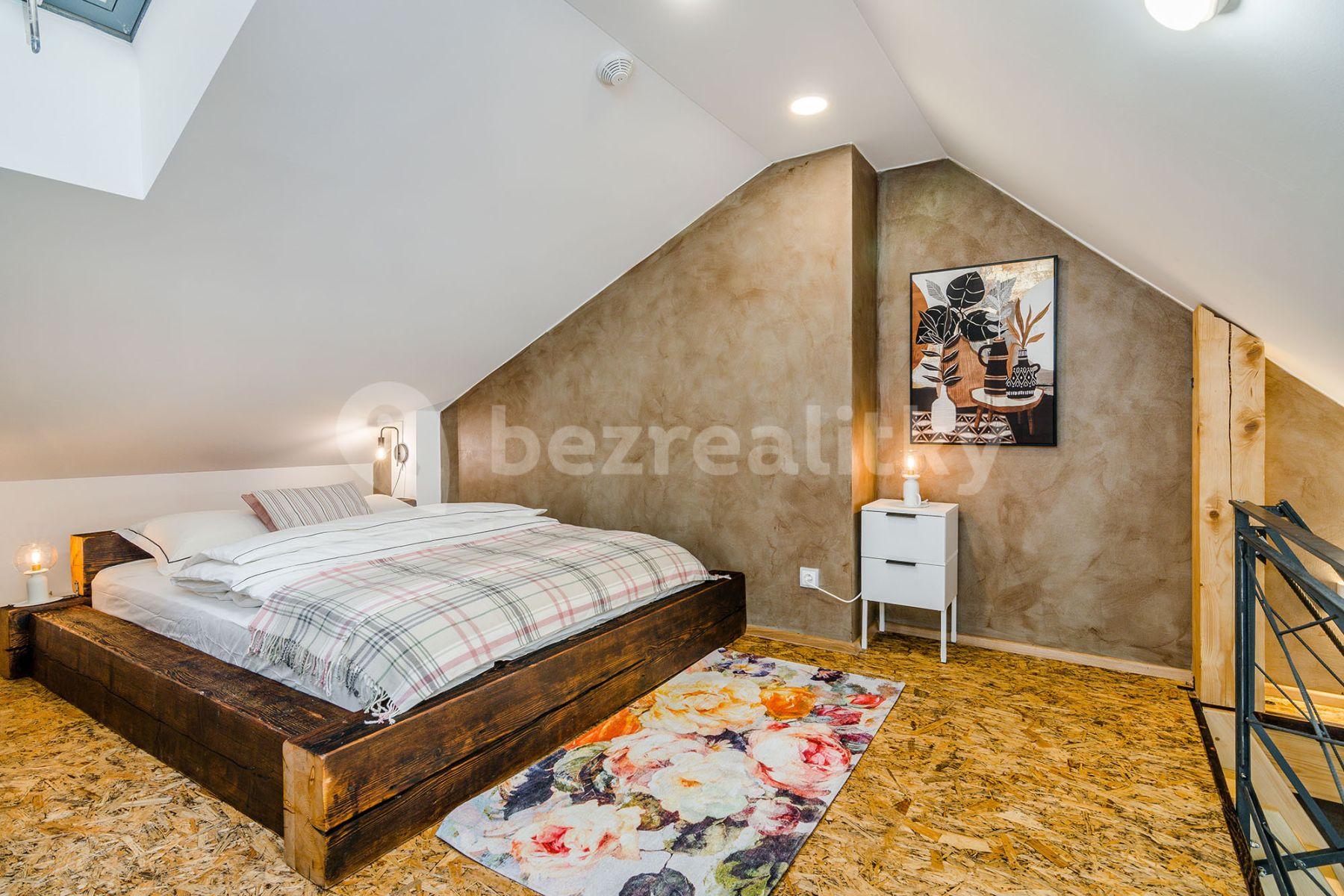 Pronájem bytu 2+kk 40 m², Na Zámecké, Praha, Praha