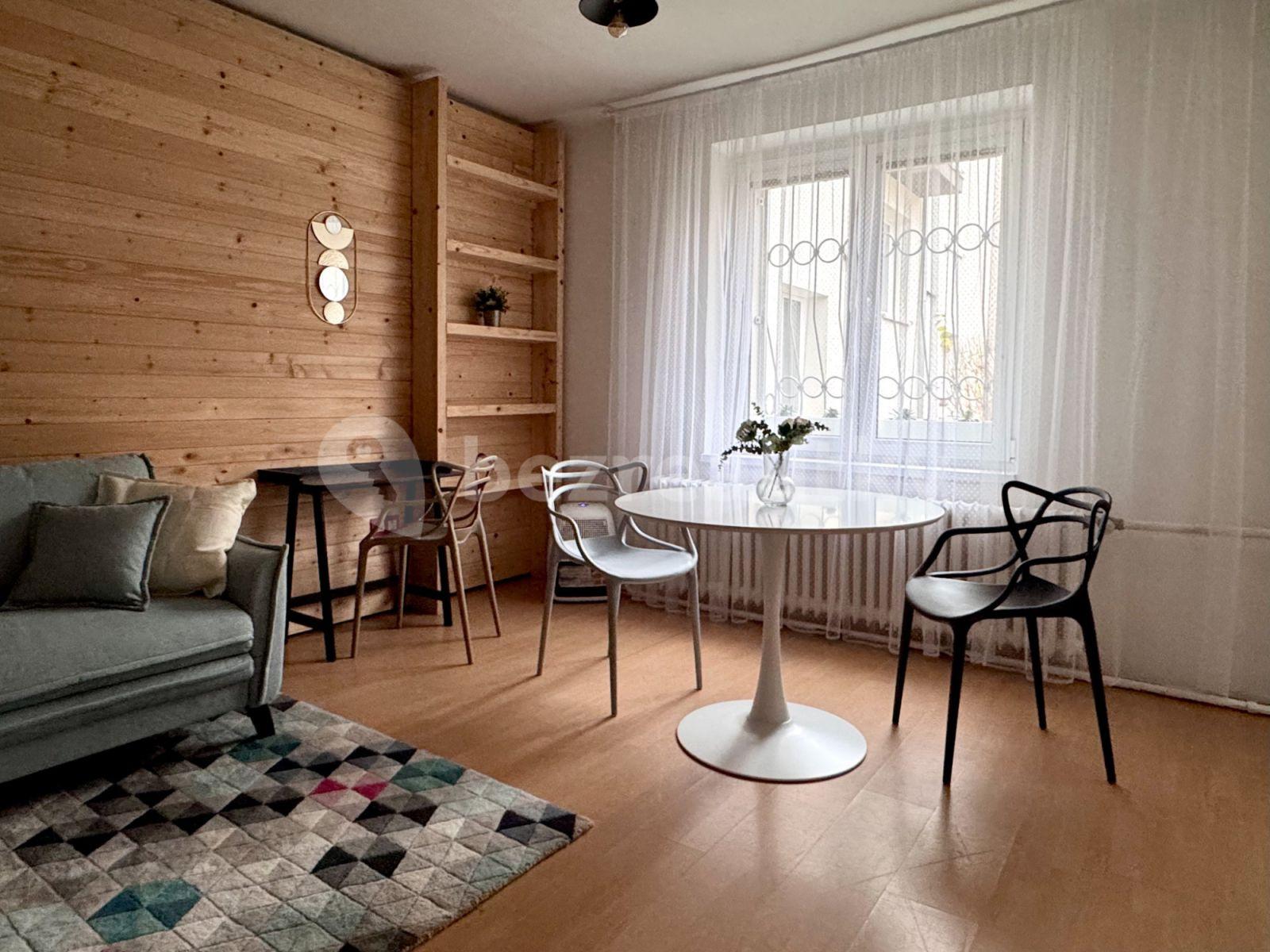 Pronájem bytu 2+kk 35 m², Na Okraji, Praha, Praha