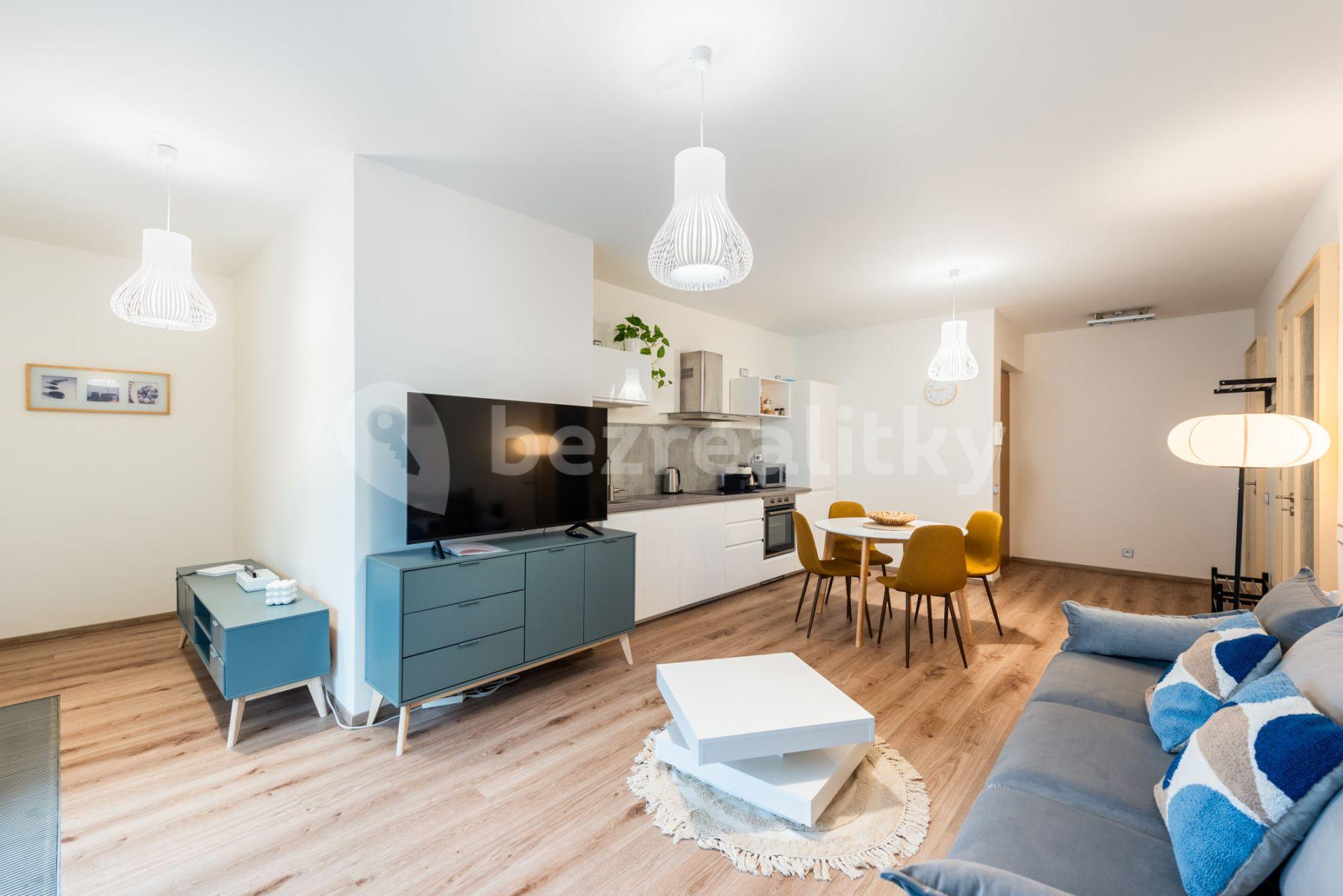 Pronájem bytu 2+kk 56 m², Rohanské nábřeží, Praha, Praha