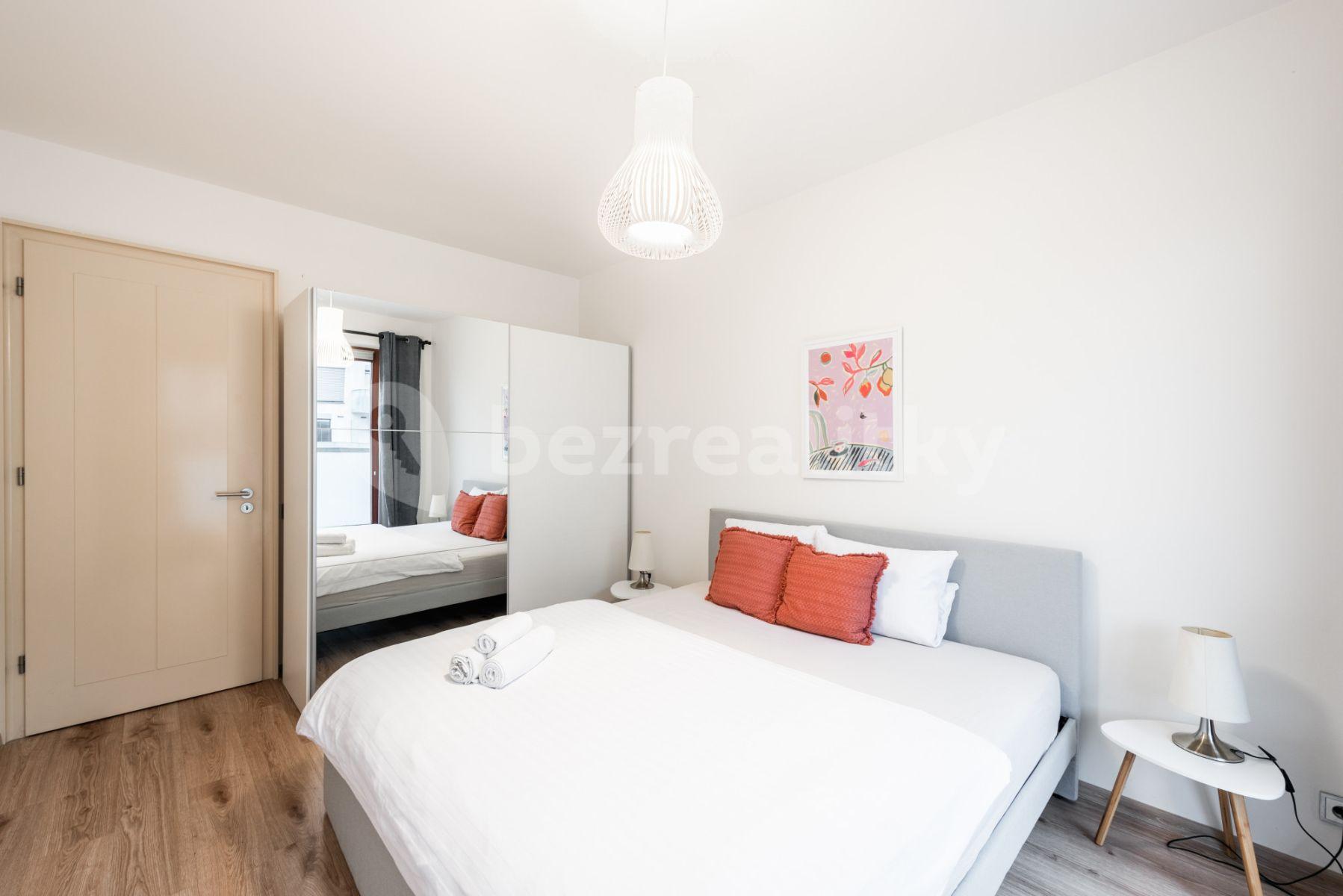 Pronájem bytu 2+kk 56 m², Rohanské nábřeží, Praha, Praha