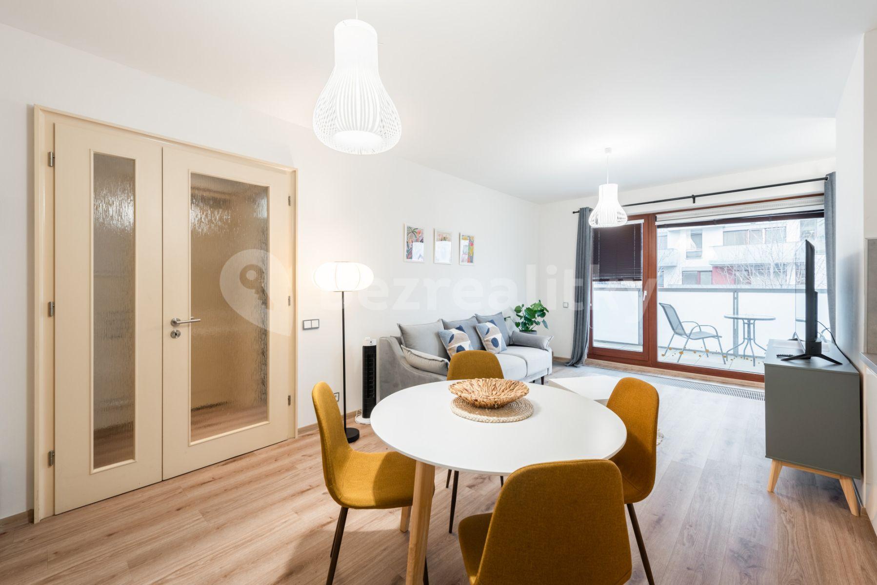 Pronájem bytu 2+kk 56 m², Rohanské nábřeží, Praha, Praha