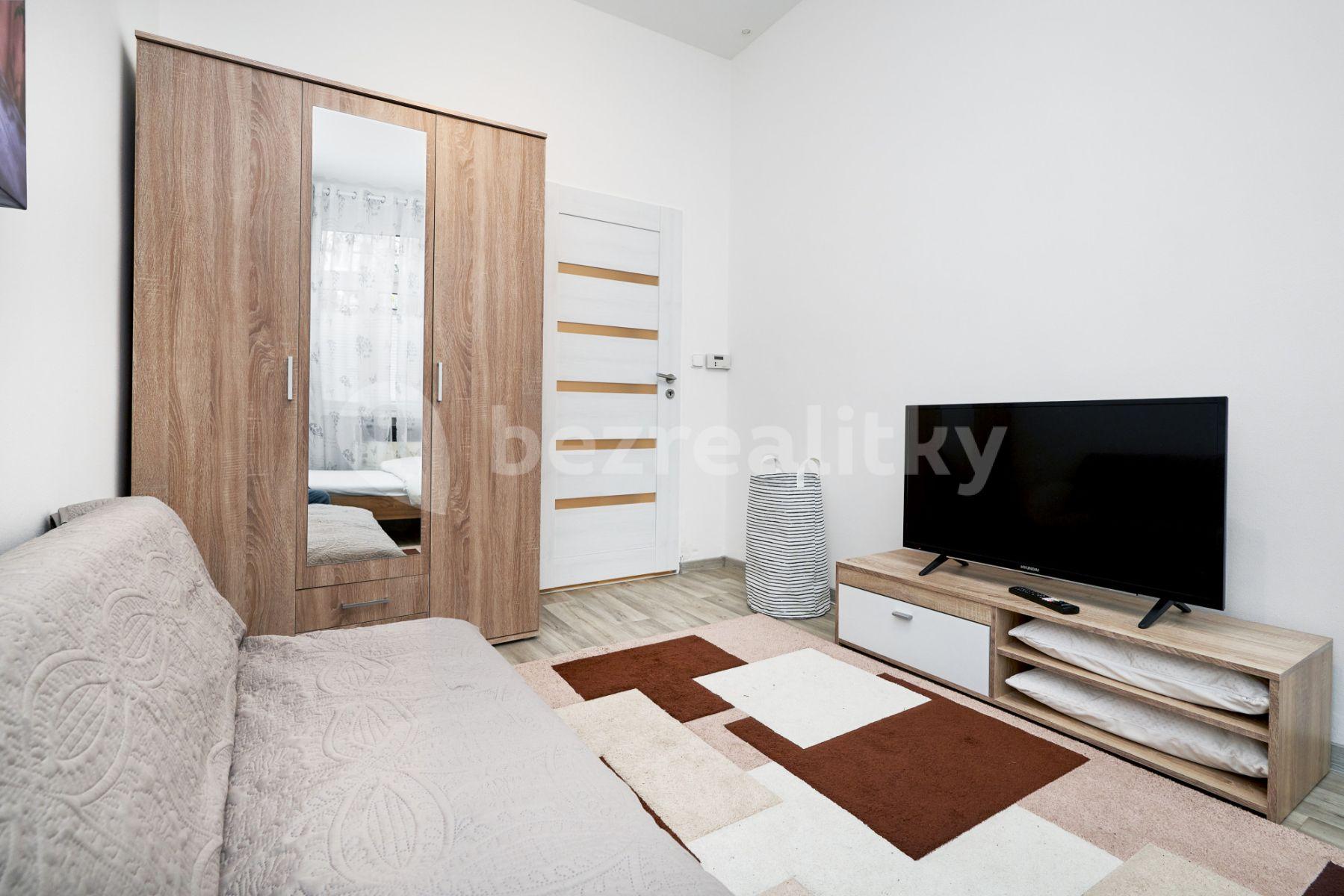 Pronájem bytu 1+1 29 m², Krále Jiřího, Karlovy Vary, Karlovarský kraj