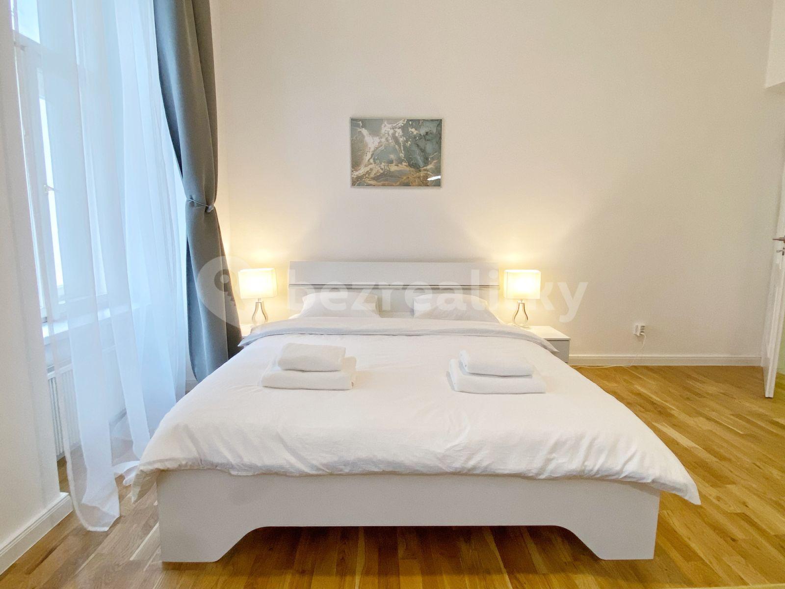 Pronájem bytu 1+1 40 m², Petrská, Praha, Praha