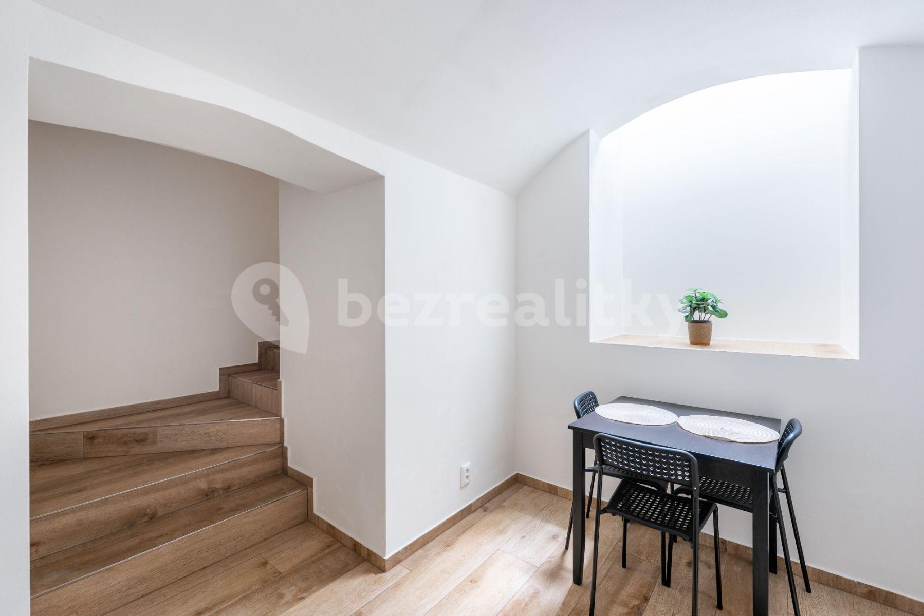 Pronájem bytu 1+1 25 m², Příčná, Praha, Praha