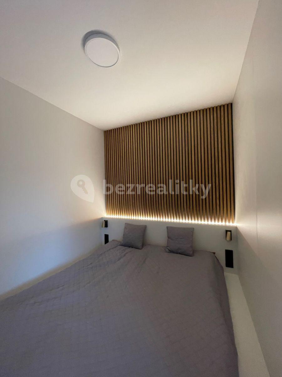 Pronájem bytu 2+1 45 m², V Háji, Praha, Praha