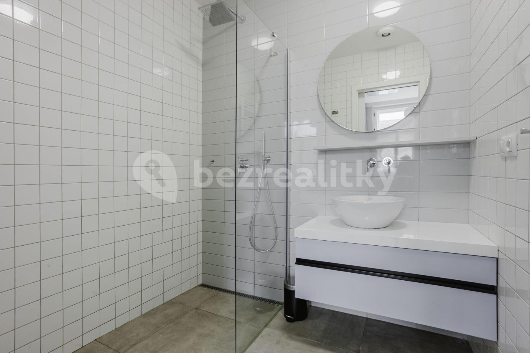 Pronájem bytu 2+1 49 m², Chodská, Praha, Praha