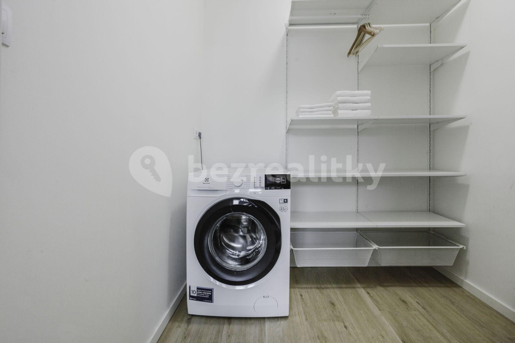 Pronájem bytu 2+1 49 m², Chodská, Praha, Praha