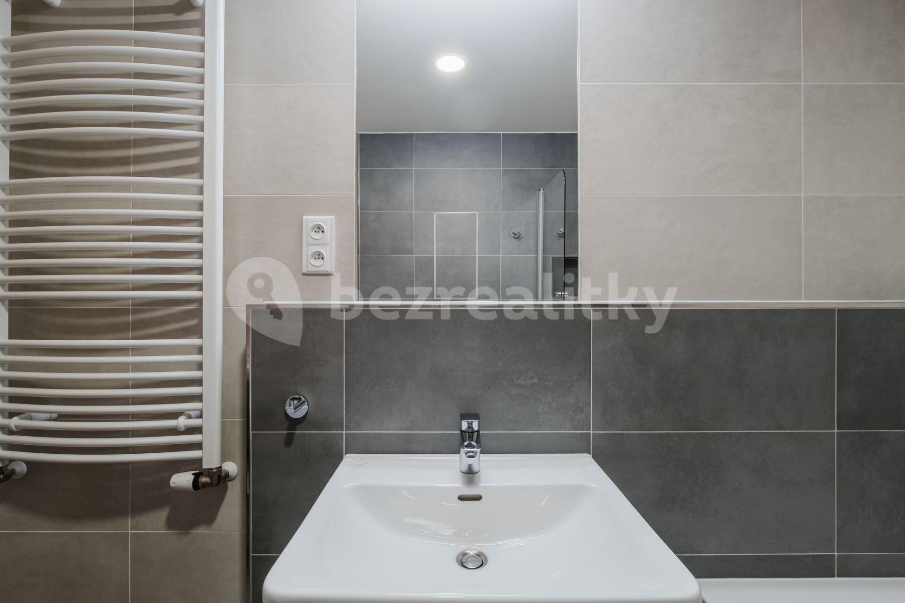 Pronájem bytu 2+1 52 m², U Pergamenky, Praha, Praha