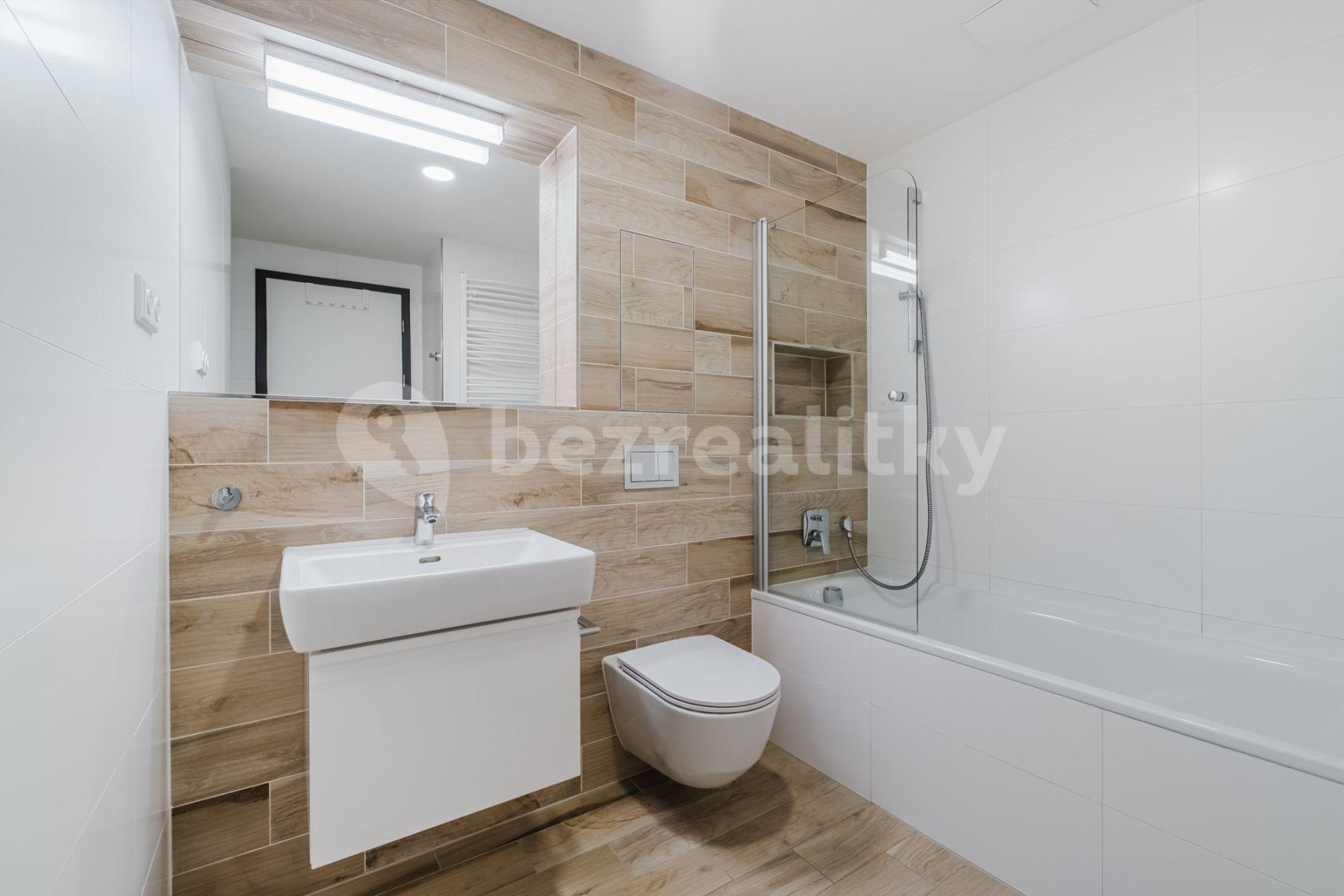 Pronájem bytu 2+1 61 m², U Pergamenky a, Praha, Praha