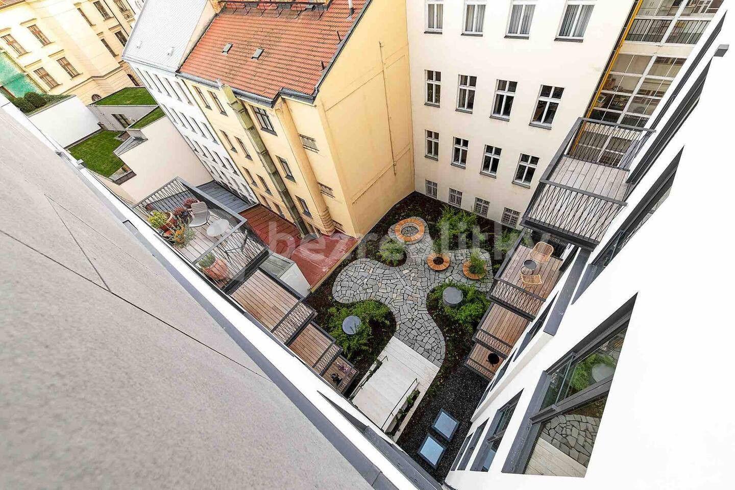 Pronájem bytu 2+1 40 m², Dlážděná, Praha, Praha