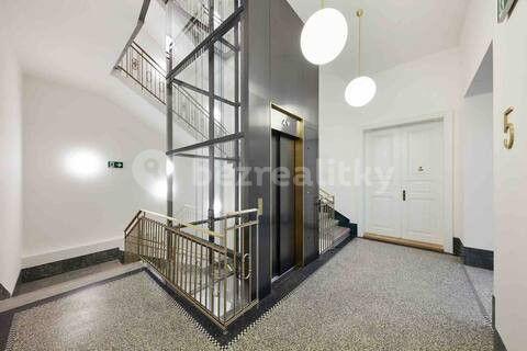 Pronájem bytu 2+1 40 m², Dlážděná, Praha, Praha