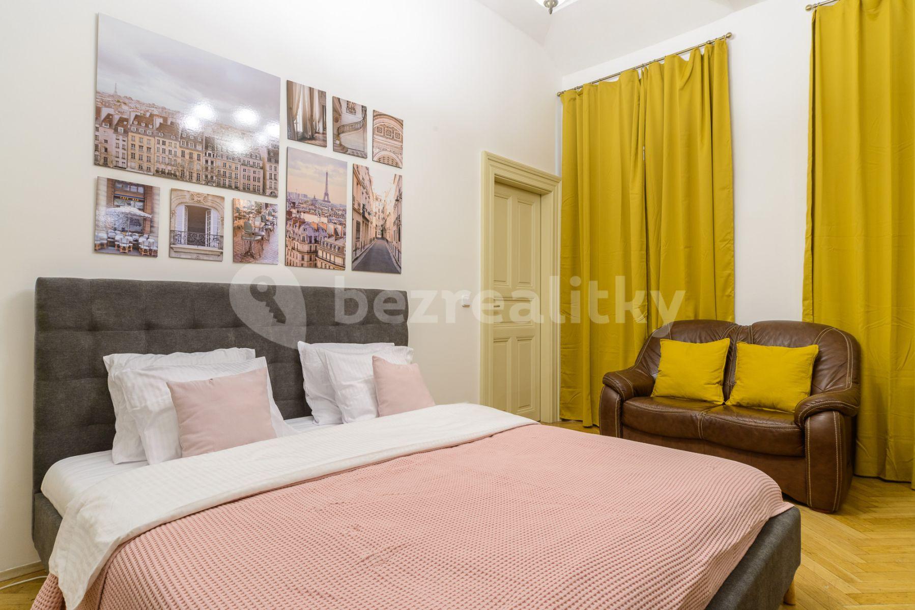 Pronájem bytu 4+1 80 m², Soukenická, Praha, Praha