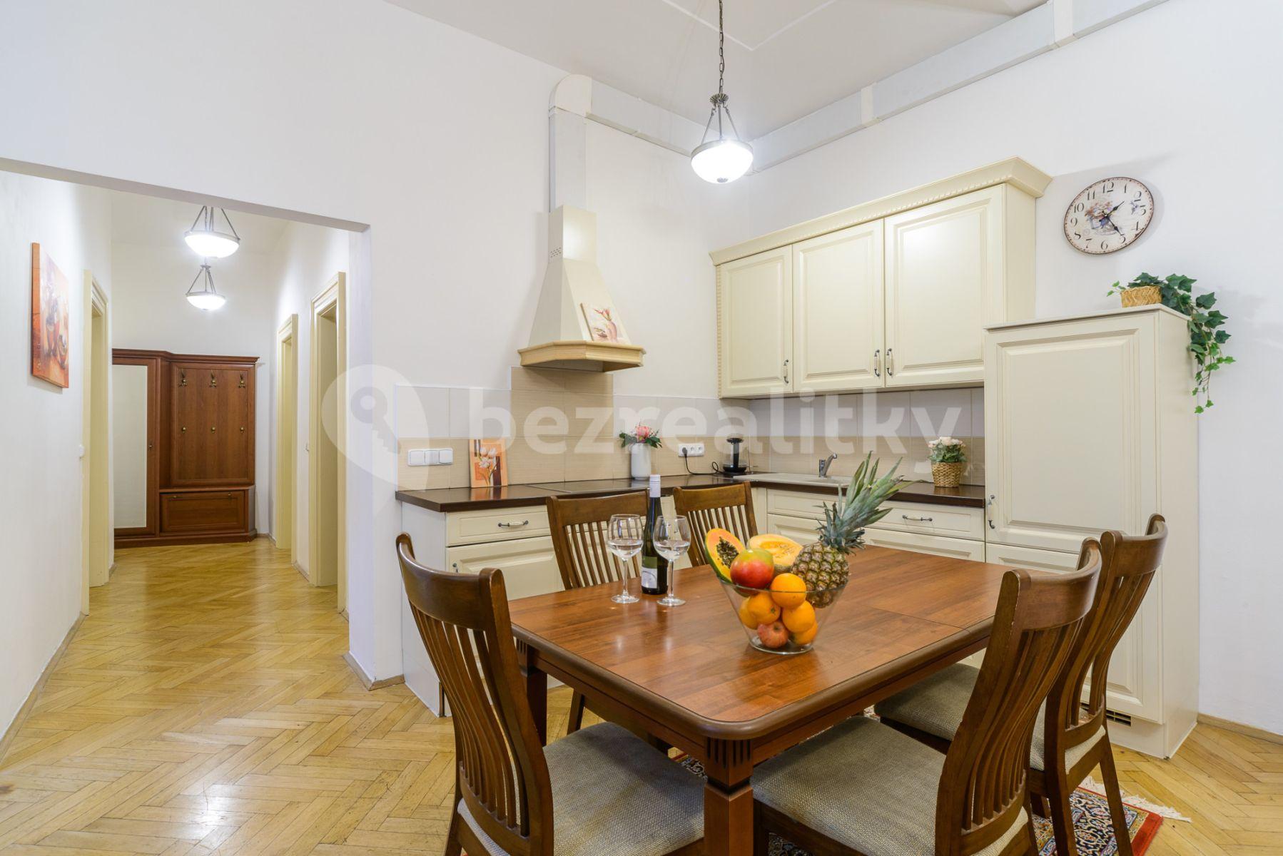 Pronájem bytu 4+1 80 m², Soukenická, Praha, Praha