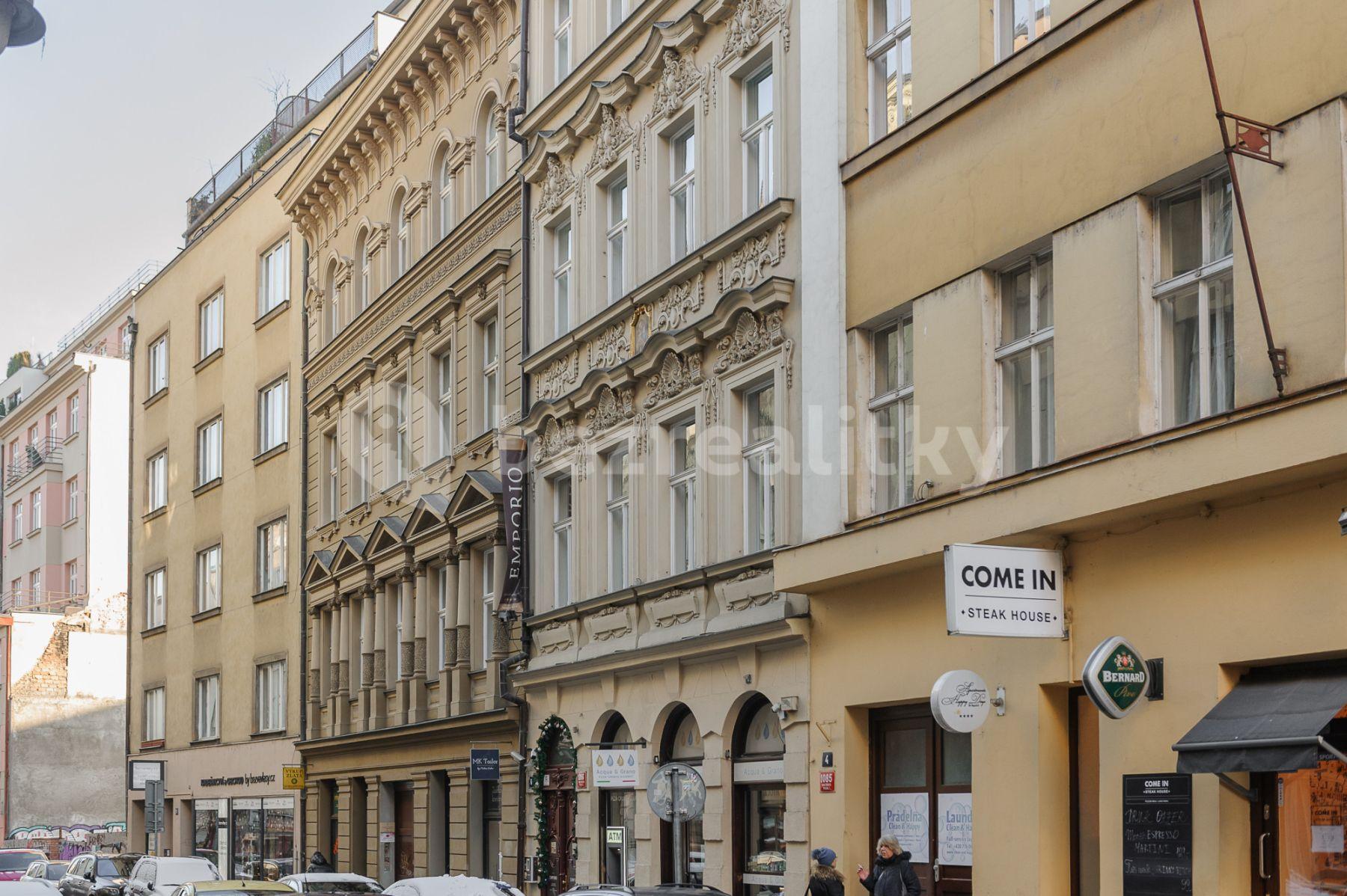 Pronájem bytu 4+1 80 m², Soukenická, Praha, Praha