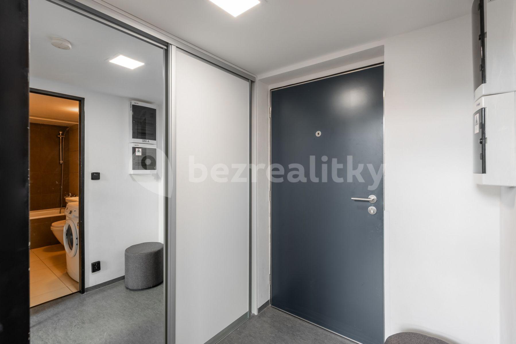 Pronájem bytu 4+1 98 m², Křižíkova, Praha, Praha