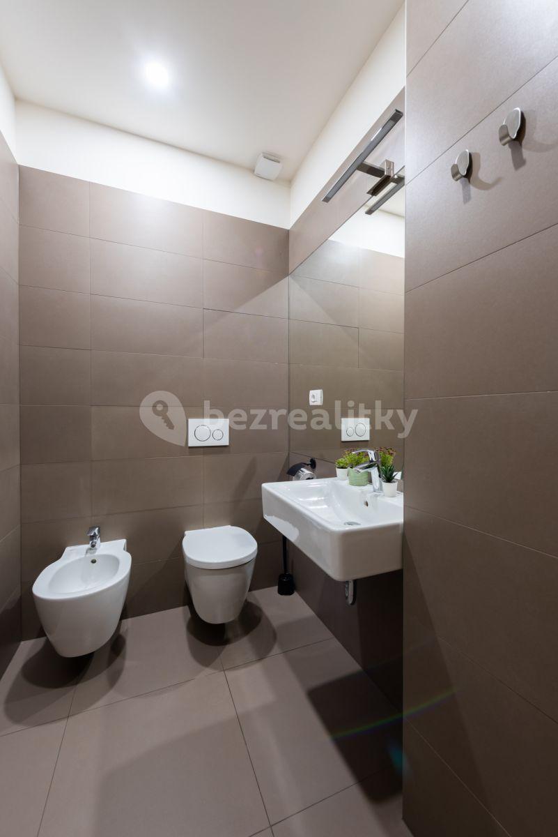 Pronájem bytu 4+1 96 m², Sokolovská, Praha, Praha