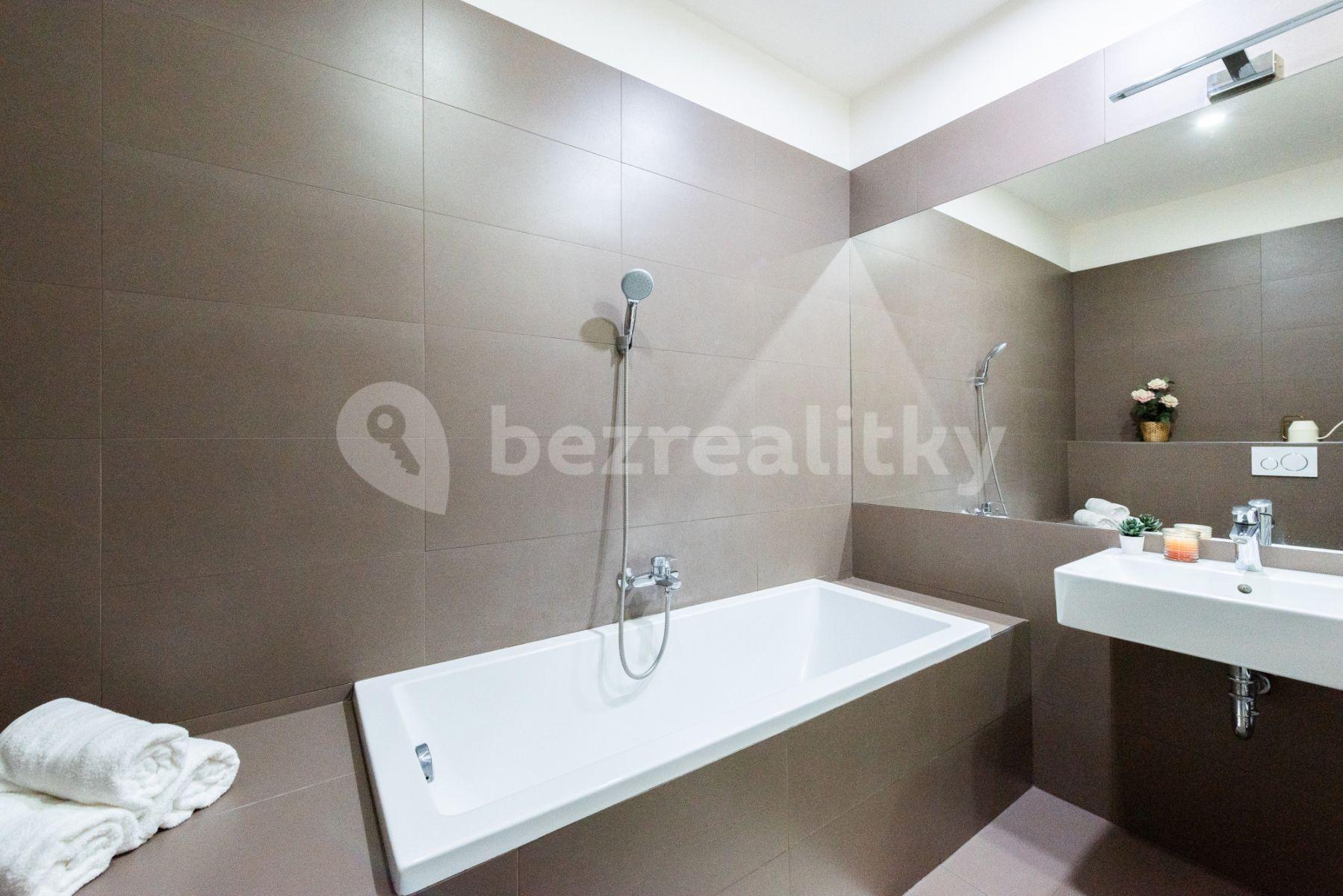 Pronájem bytu 4+1 96 m², Sokolovská, Praha, Praha