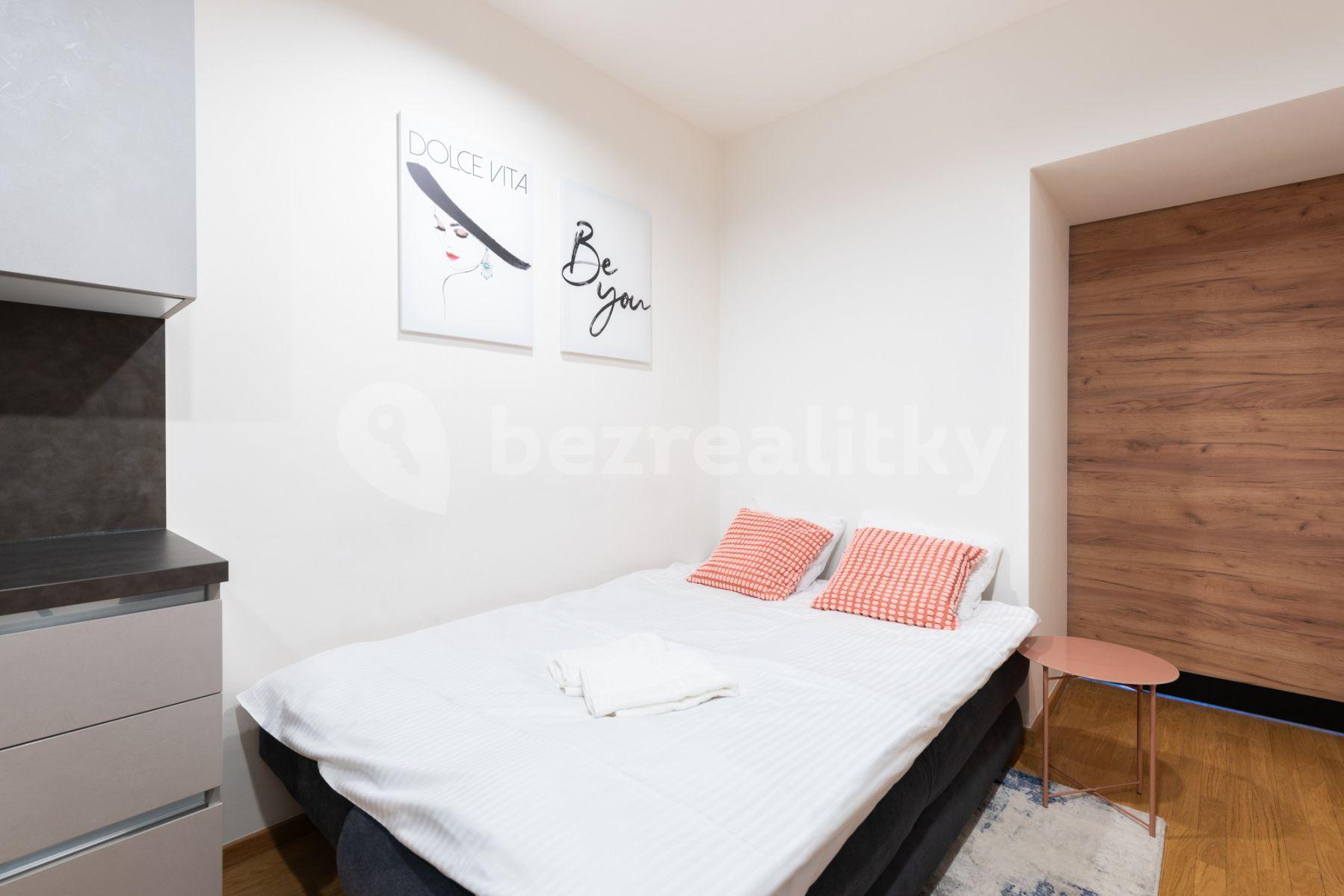 Pronájem bytu 4+1 96 m², Sokolovská, Praha, Praha