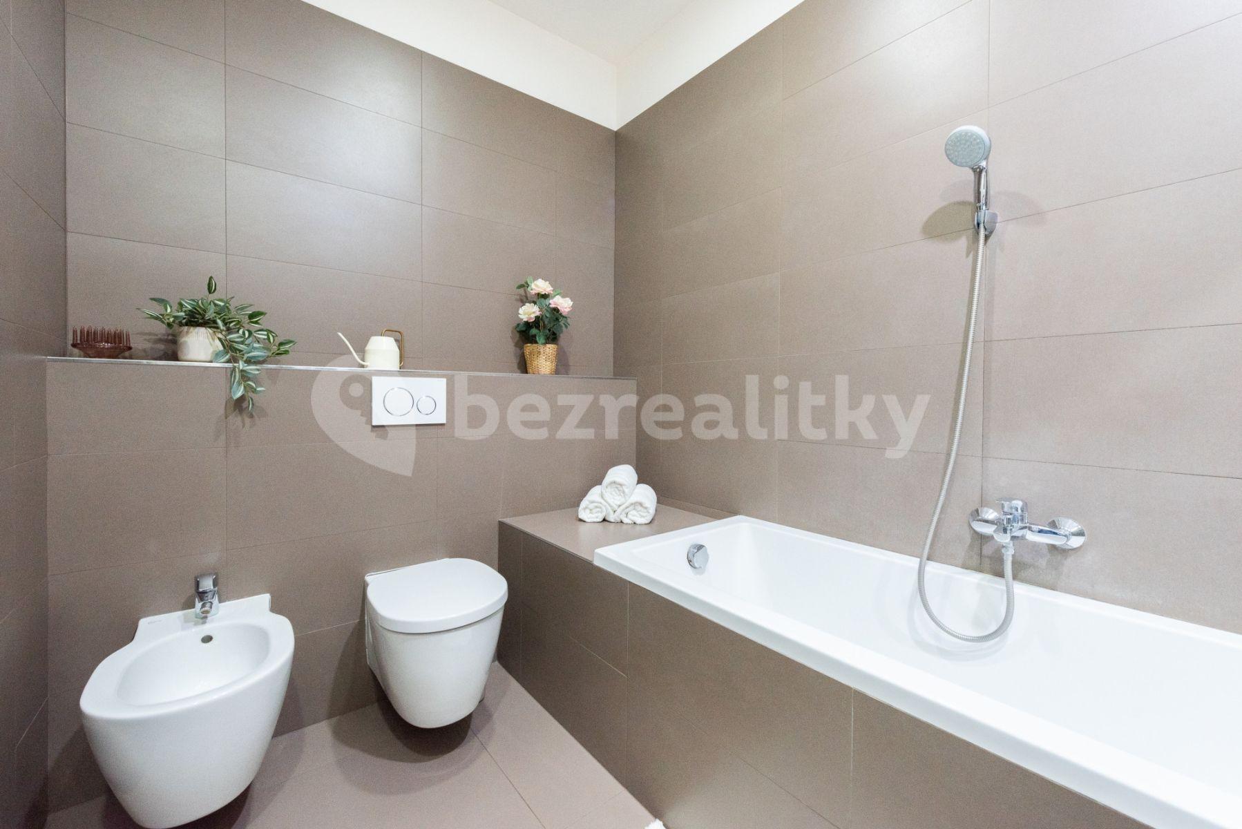 Pronájem bytu 4+1 96 m², Sokolovská, Praha, Praha