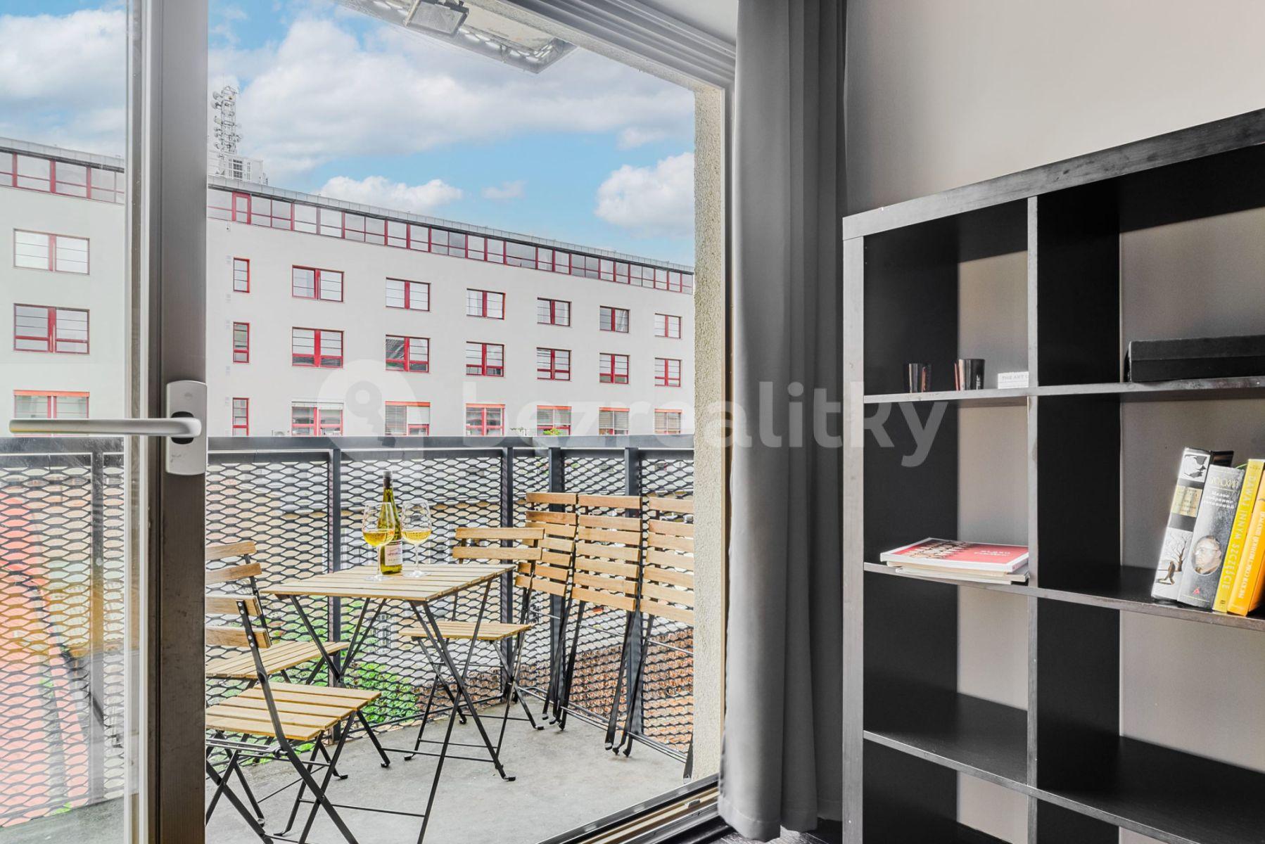 Pronájem bytu 5+1 95 m², Křižíkova, Praha, Praha