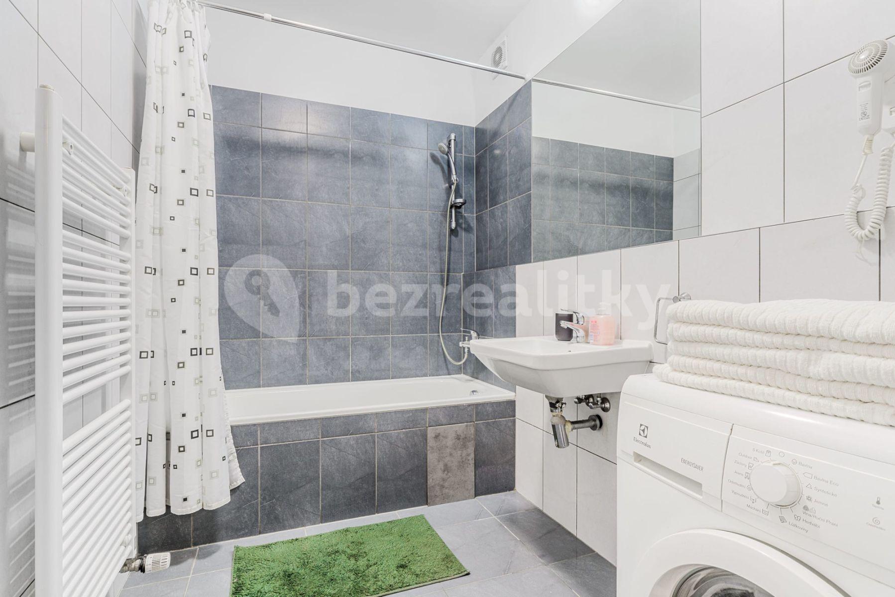 Pronájem bytu 5+1 95 m², Křižíkova, Praha, Praha