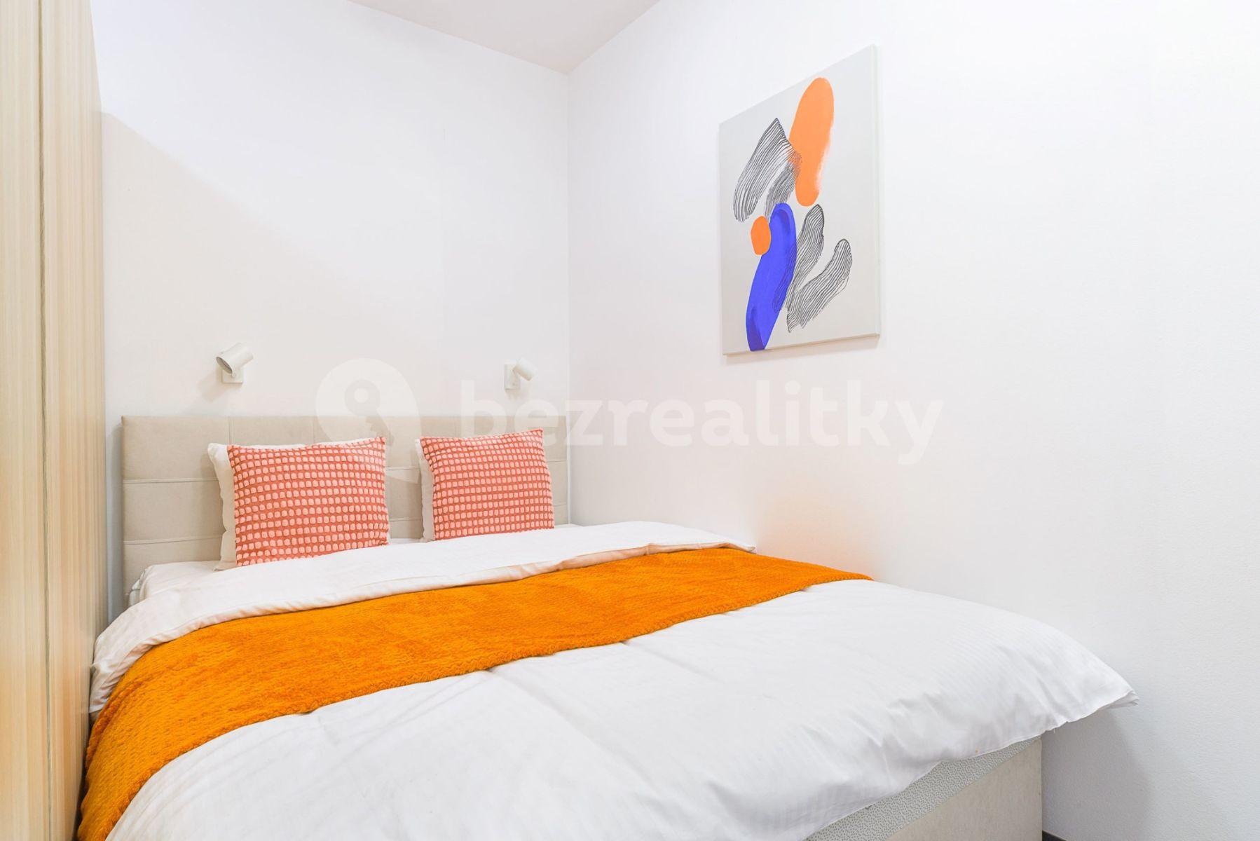 Pronájem bytu 5+1 95 m², Křižíkova, Praha, Praha