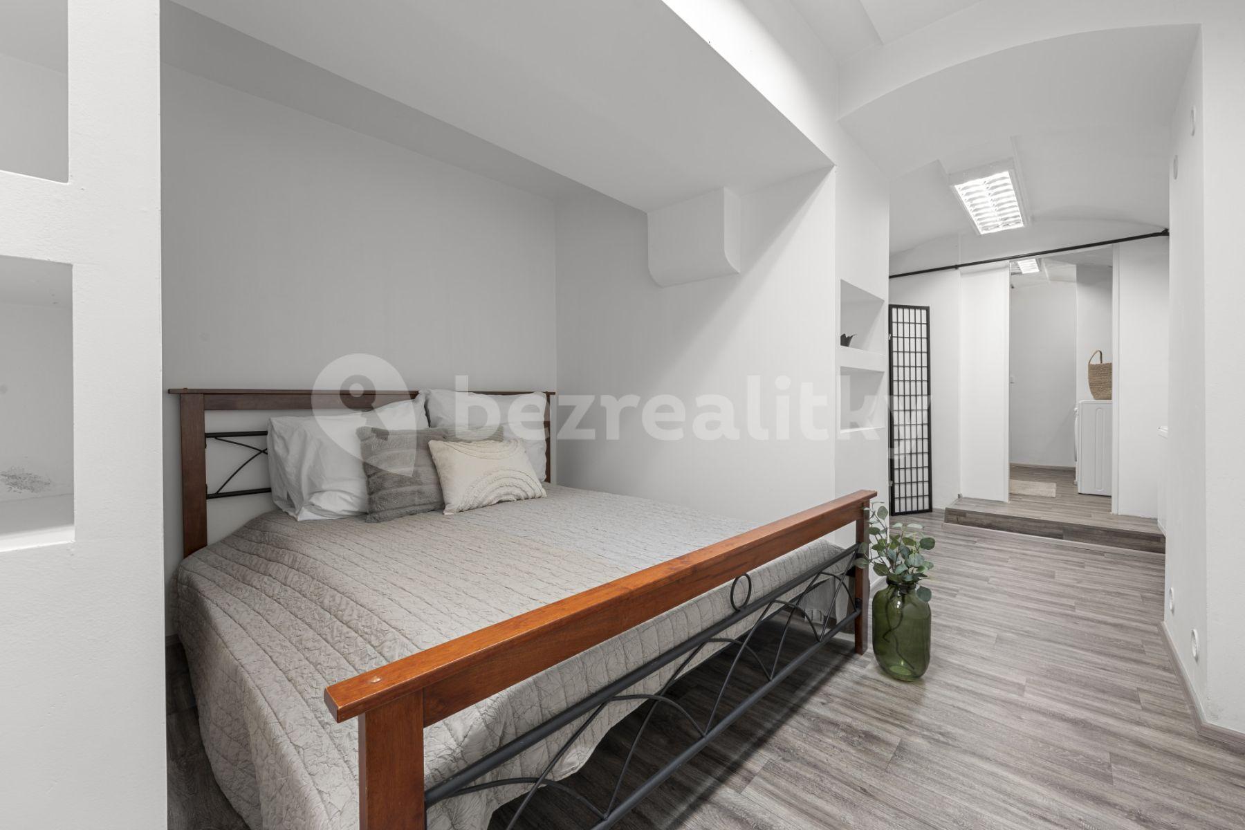 Pronájem bytu 2+1 57 m², Štefánikova, Brno, Jihomoravský kraj