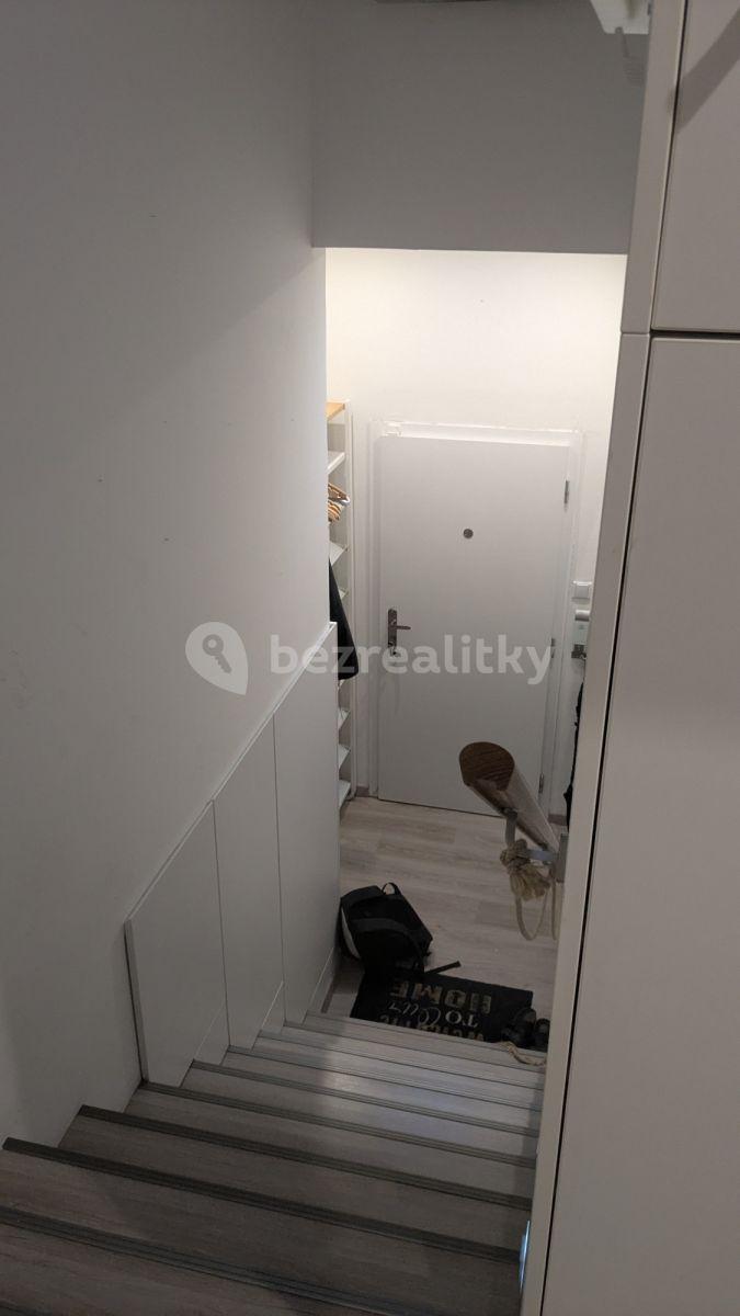 Pronájem bytu 2+1 150 m², Nitranská, Praha, Praha