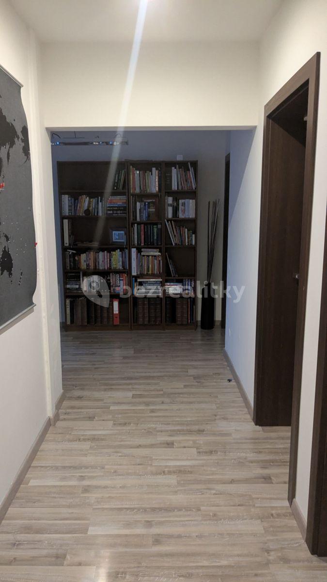 Pronájem bytu 2+1 150 m², Nitranská, Praha, Praha