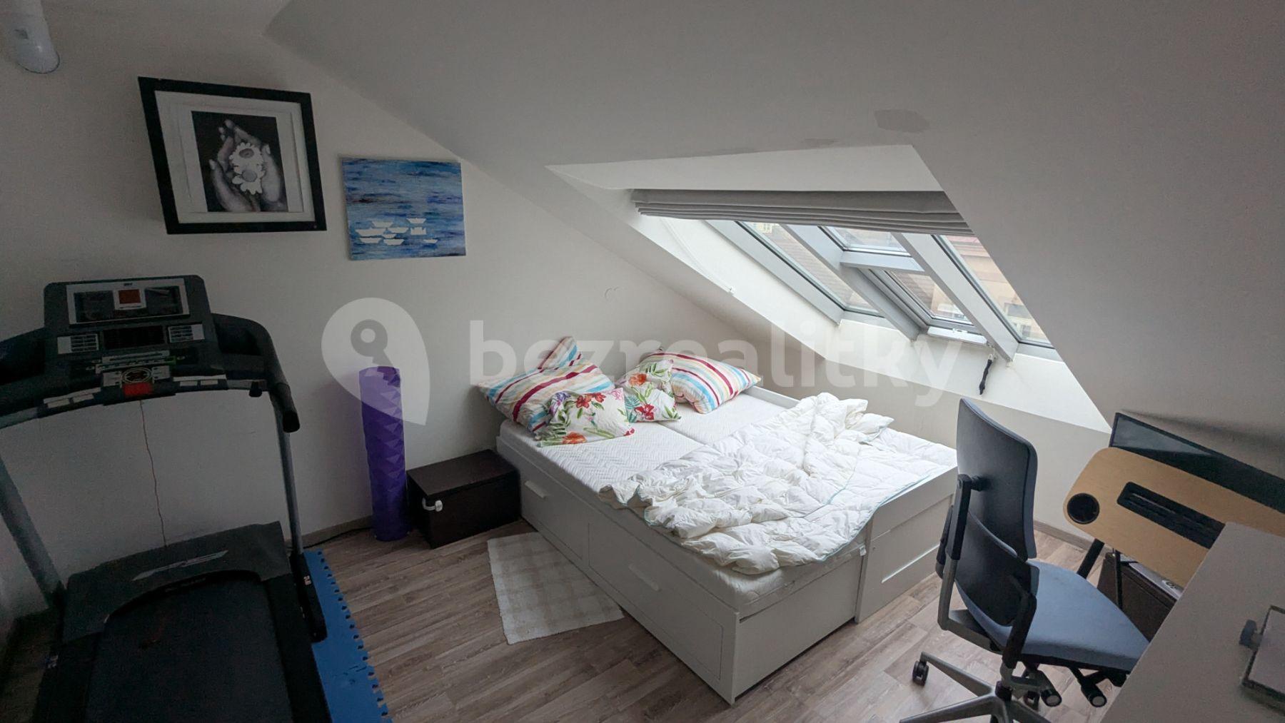 Pronájem bytu 2+1 150 m², Nitranská, Praha, Praha