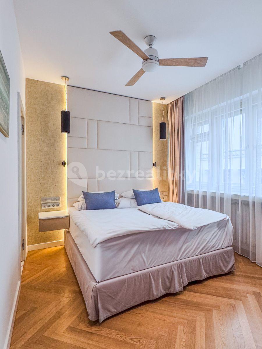 Pronájem bytu 2+kk 46 m², Rybná, Praha, Praha