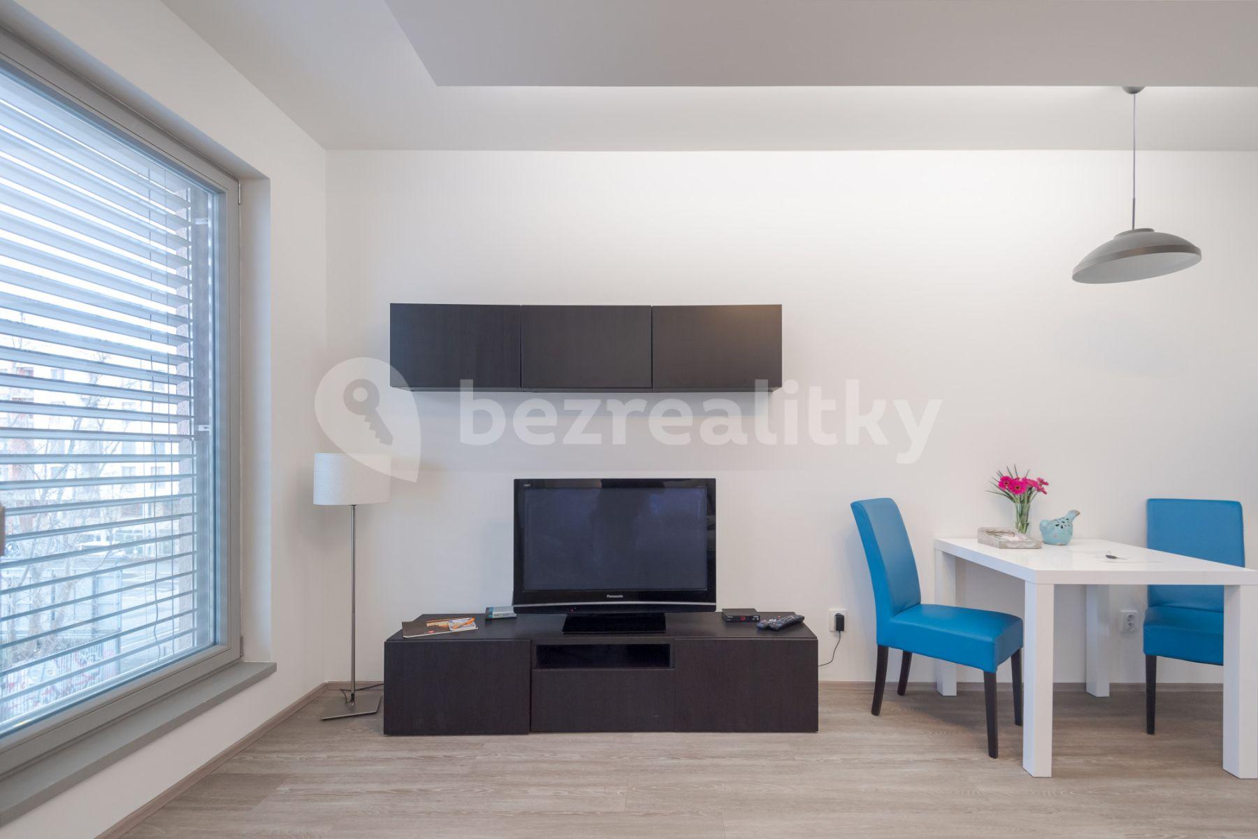 Pronájem bytu 1+1 35 m², Koněvova, Praha, Praha