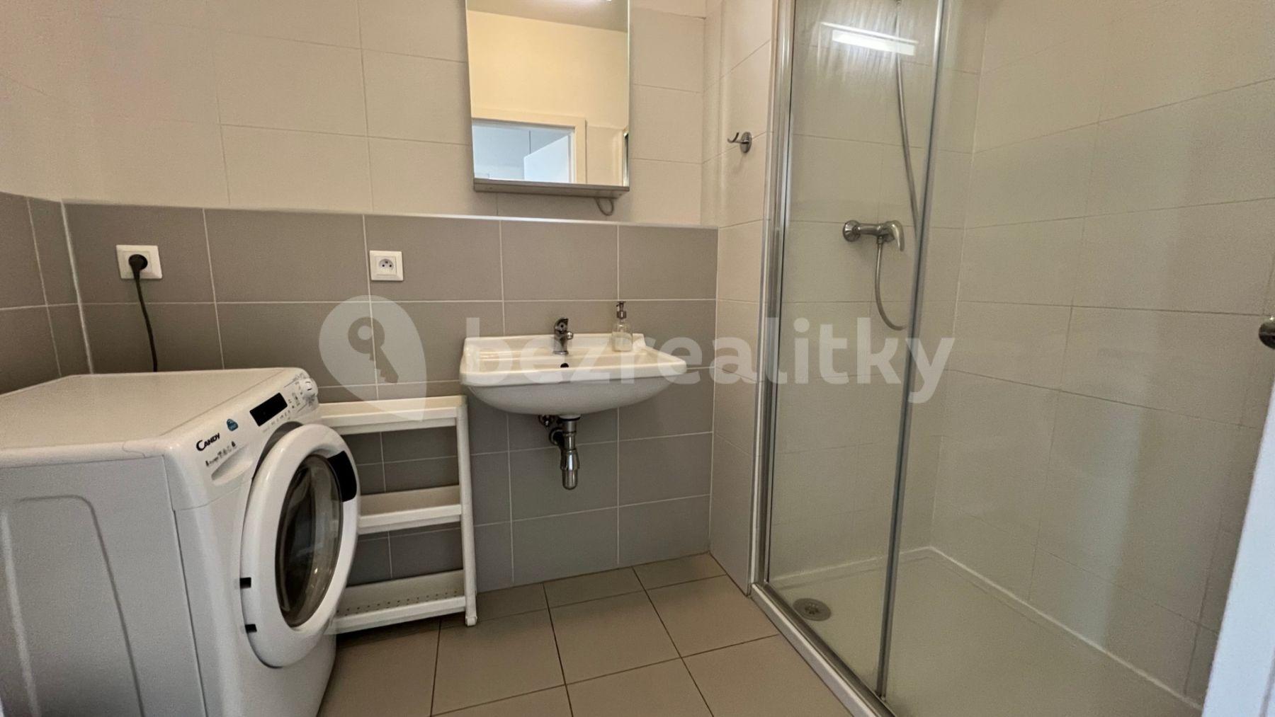 Pronájem bytu 2+1 40 m², Prievozská, Ružinov, Bratislavský kraj