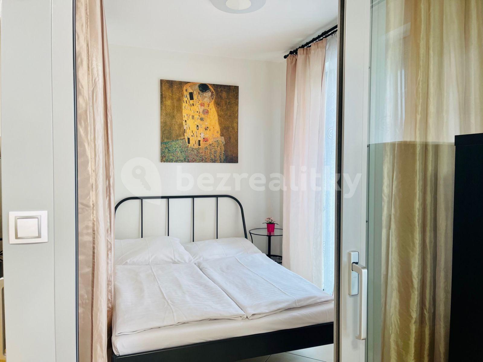 Pronájem bytu 2+kk 42 m², Olšanská, Praha, Praha