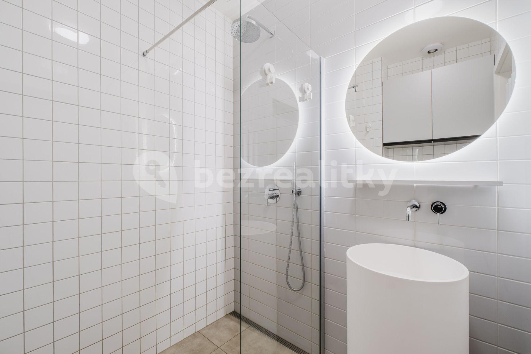 Pronájem bytu 2+1 54 m², Chodská, Praha, Praha