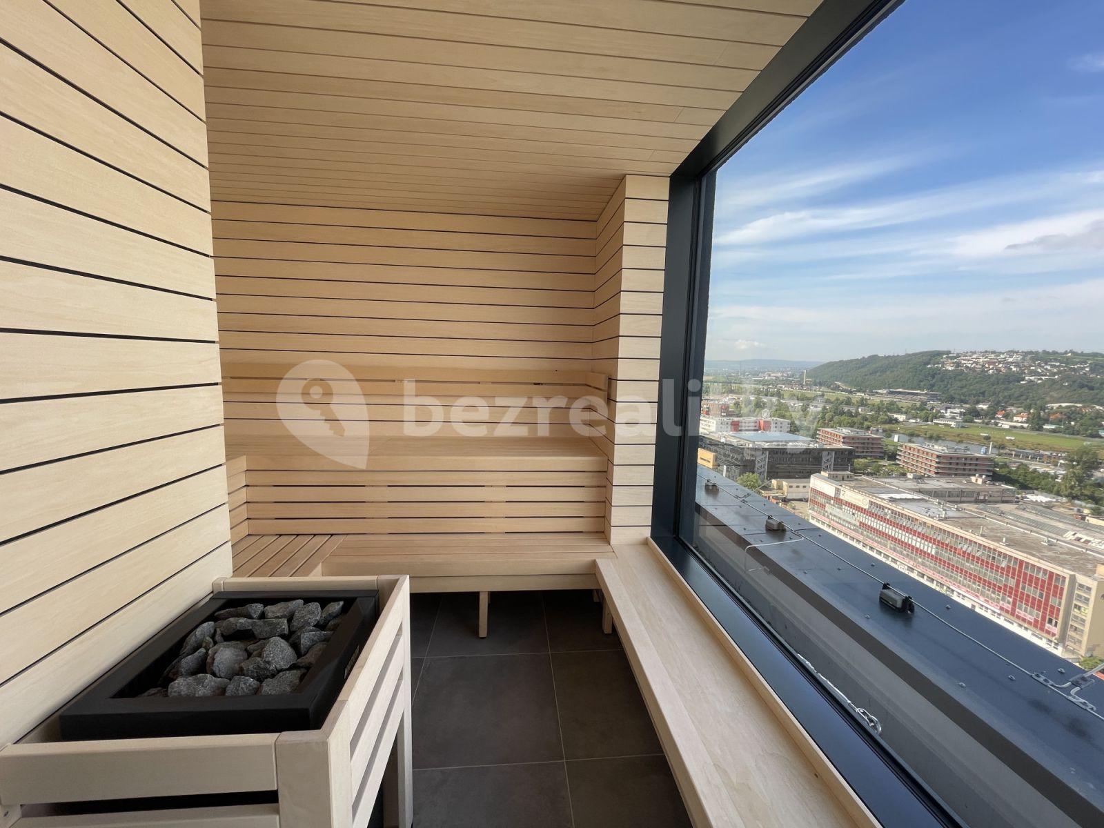 Pronájem bytu 1+kk 65 m², Československého exilu, Praha, Praha