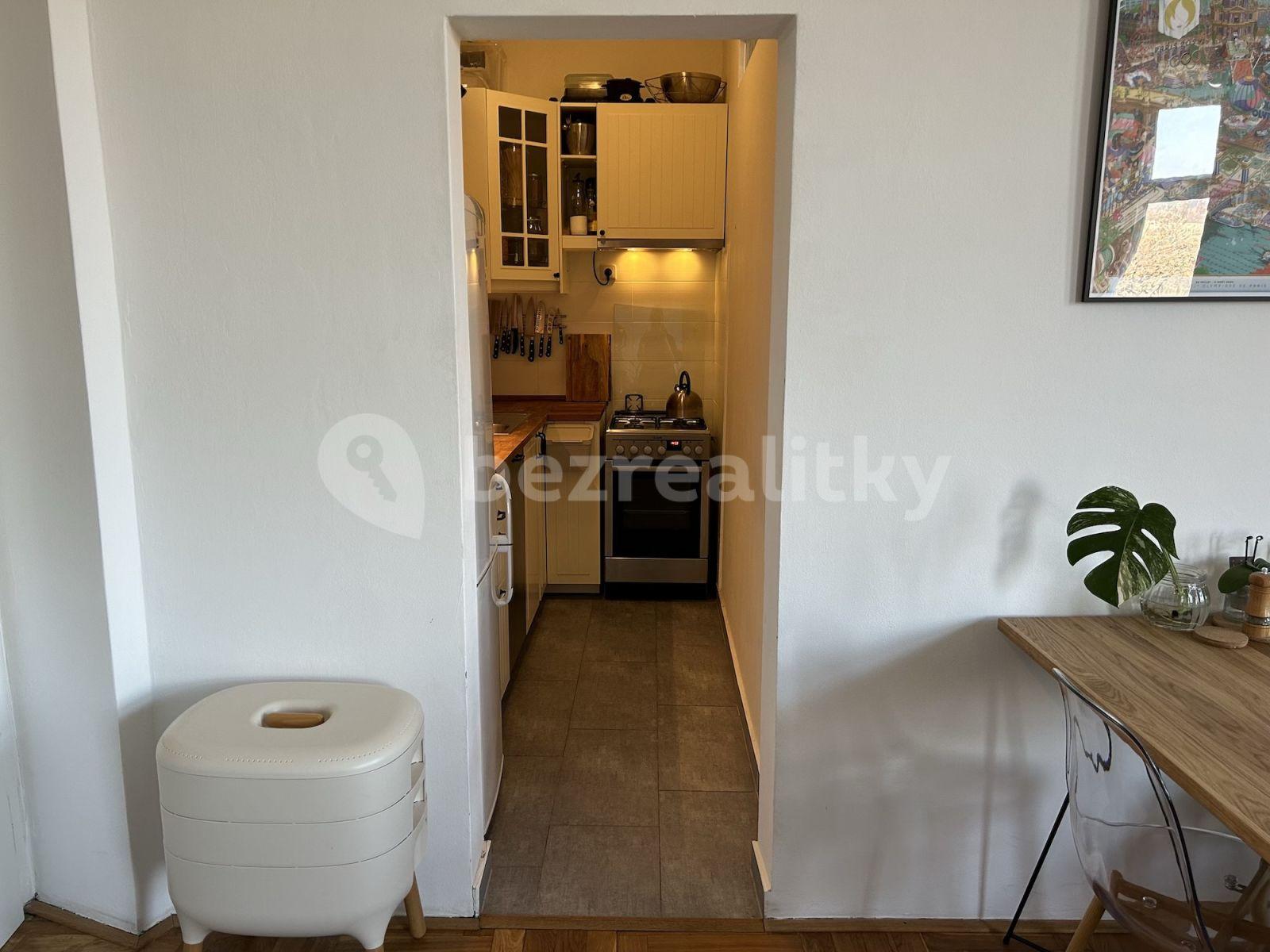 Pronájem bytu 2+1 49 m², Lumírova, Praha, Praha