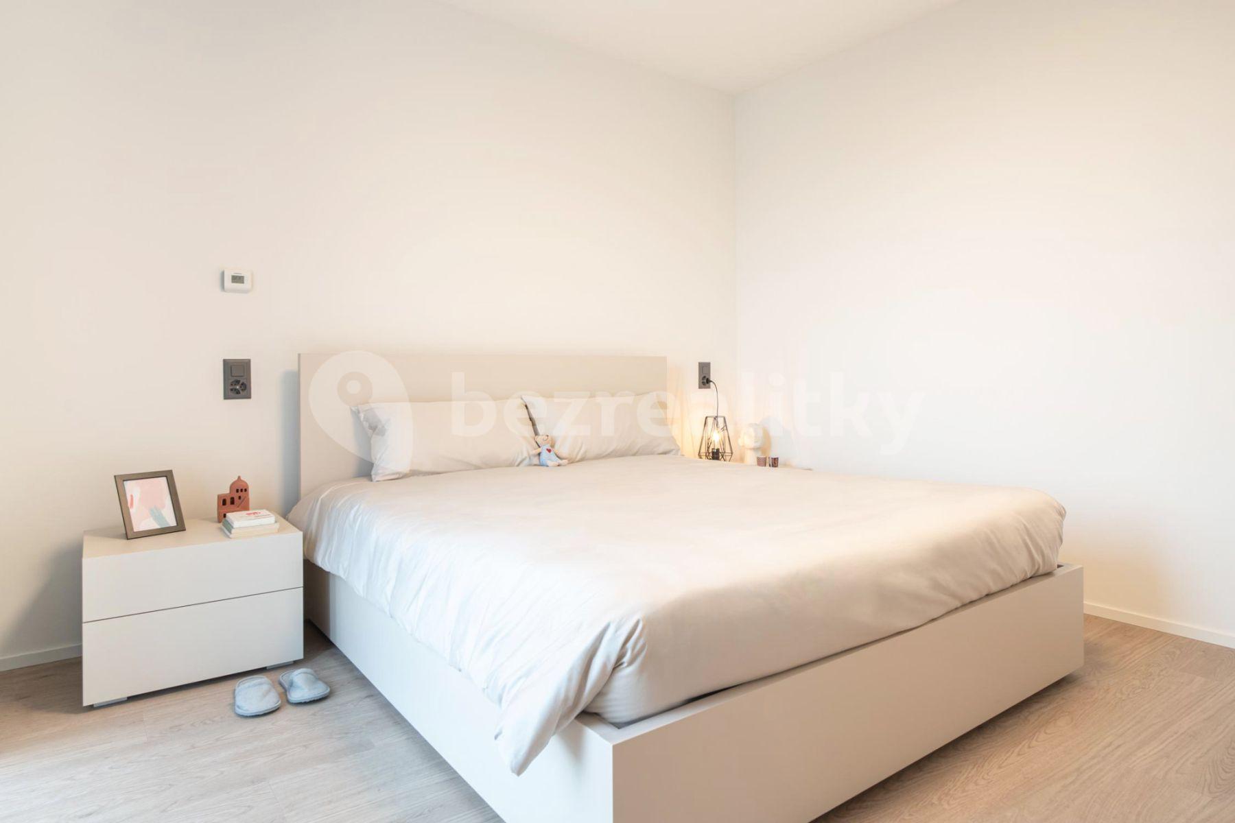 Pronájem bytu 2+1 45 m², Legerova, Praha, Praha