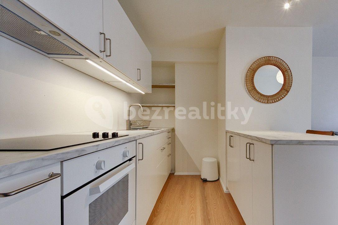 Pronájem bytu 2+1 45 m², Pivovarská, Praha, Praha