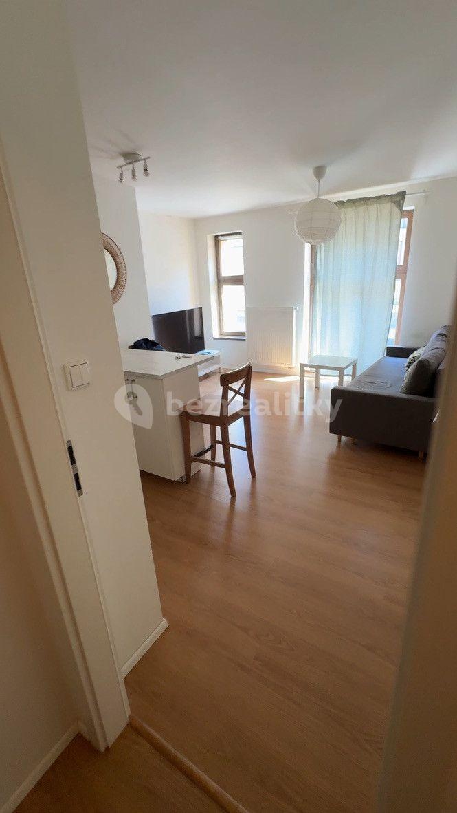 Pronájem bytu 2+1 45 m², Pivovarská, Praha, Praha