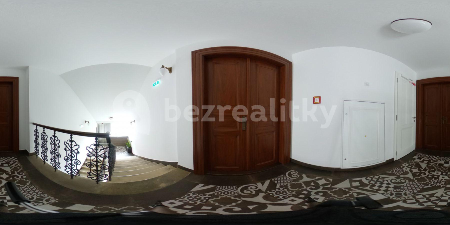 Pronájem bytu 1+kk 30 m², Legerova, Praha, Praha