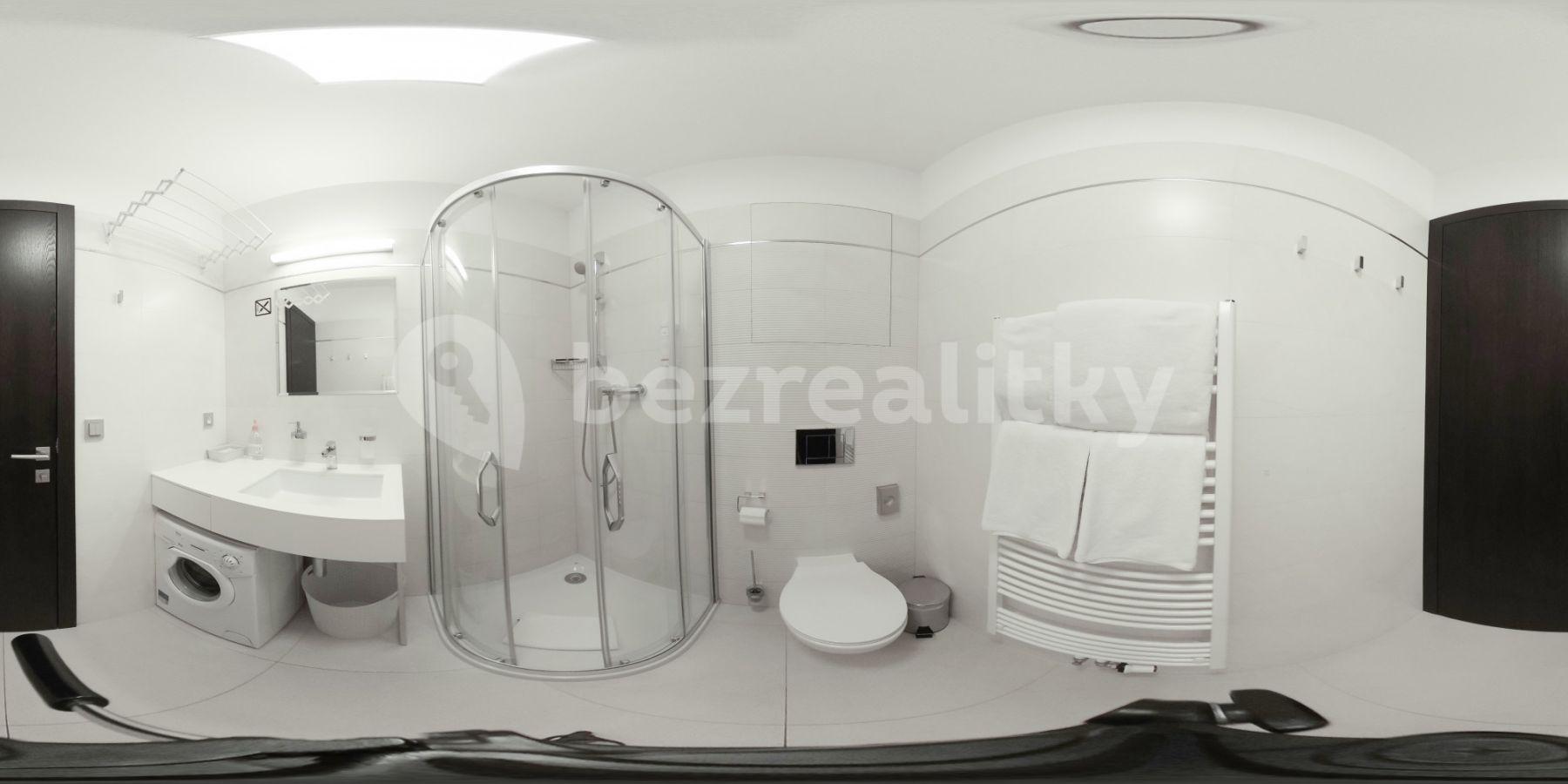 Pronájem bytu 1+kk 30 m², Legerova, Praha, Praha