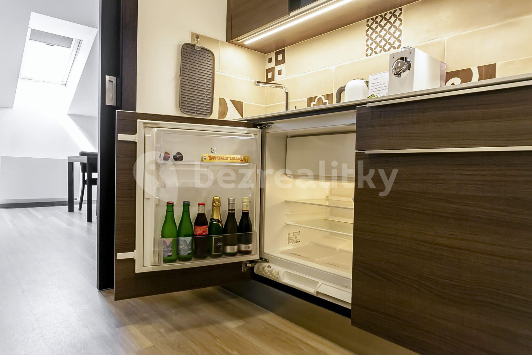 Pronájem bytu 1+kk 30 m², Legerova, Praha, Praha