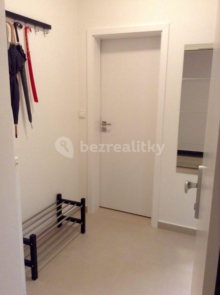 Pronájem bytu 2+1 35 m², Dvacátého osmého pluku, Praha, Praha