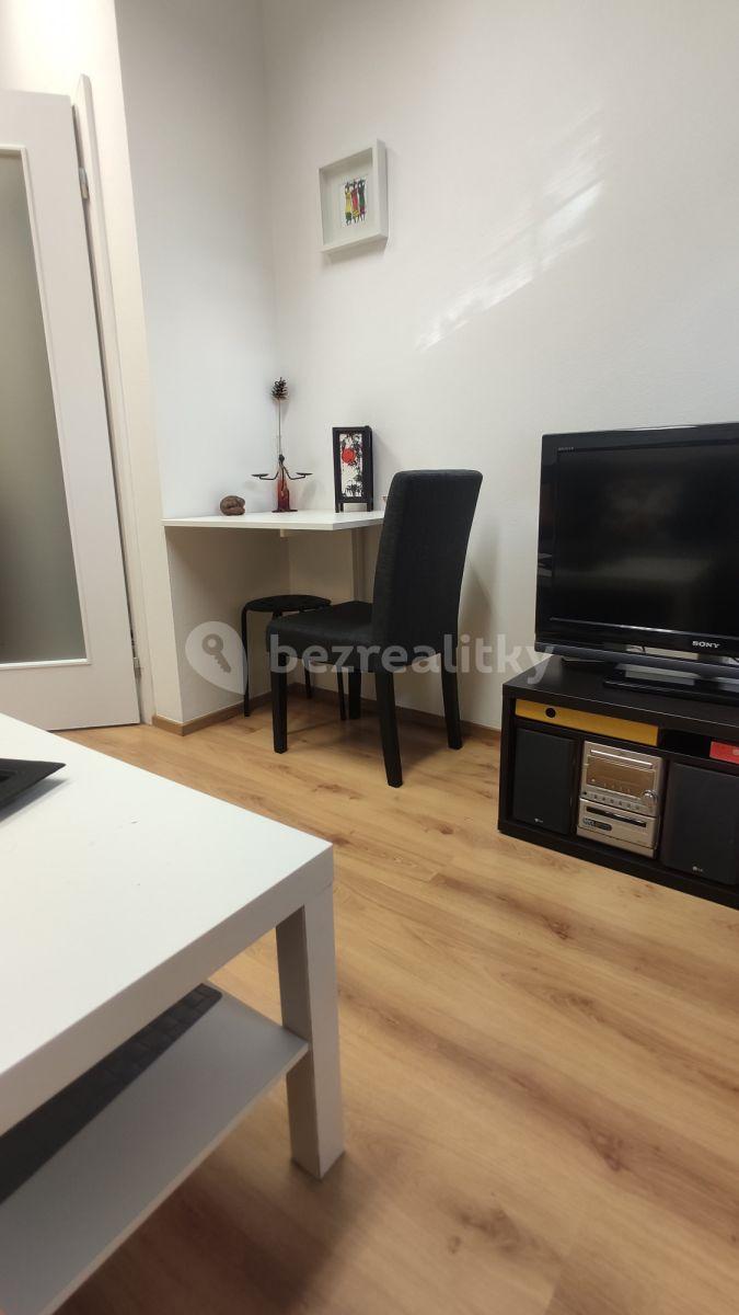 Pronájem bytu 2+1 35 m², Dvacátého osmého pluku, Praha, Praha