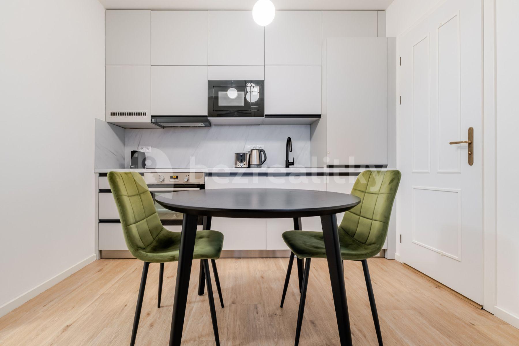 Pronájem bytu 2+1 55 m², Chodská, Praha, Praha