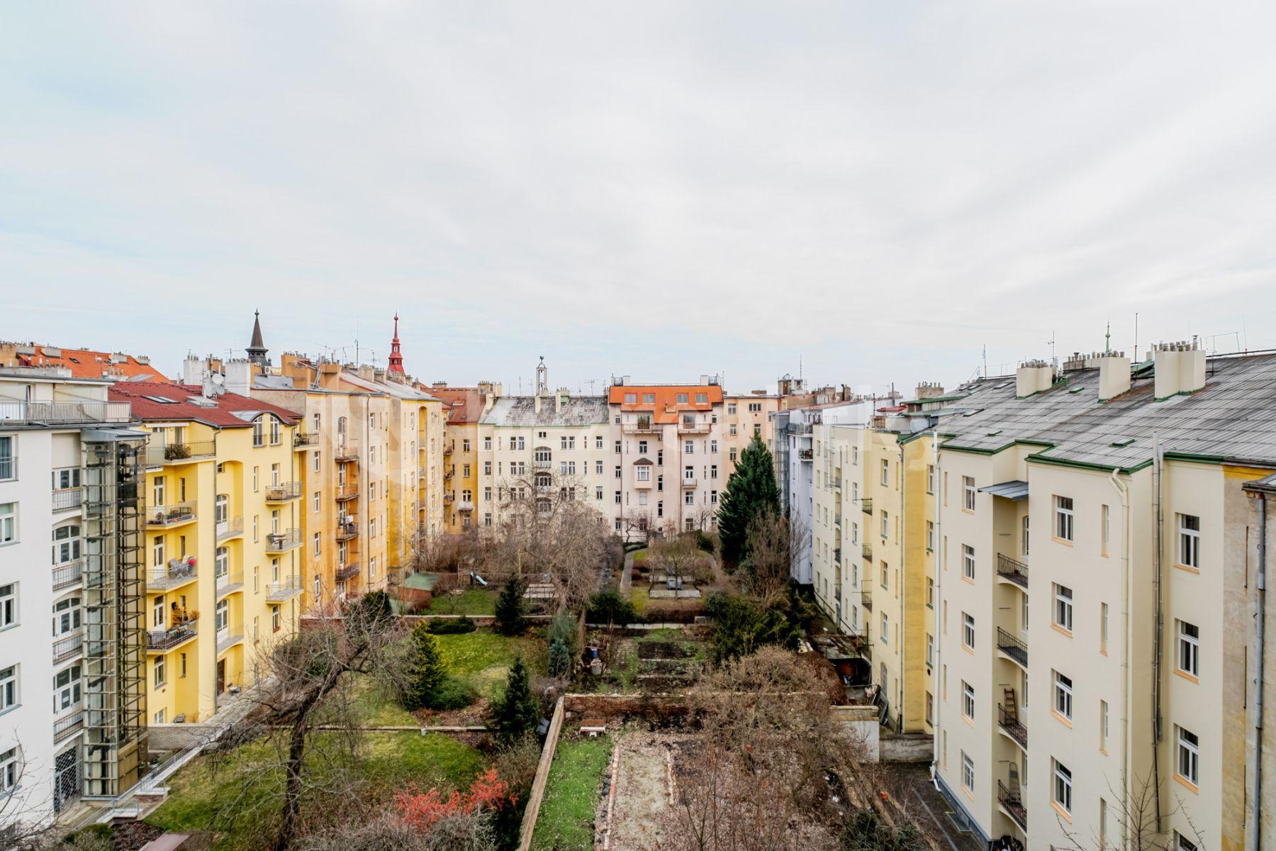 Pronájem bytu 2+1 55 m², Chodská, Praha, Praha