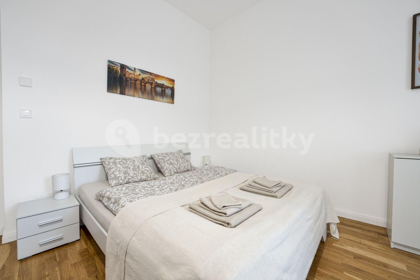 Pronájem bytu 1+1 30 m², Petrská, Praha, Praha