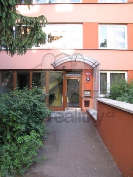 Pronájem bytu 1+kk 35 m², Milevská, Praha, Praha