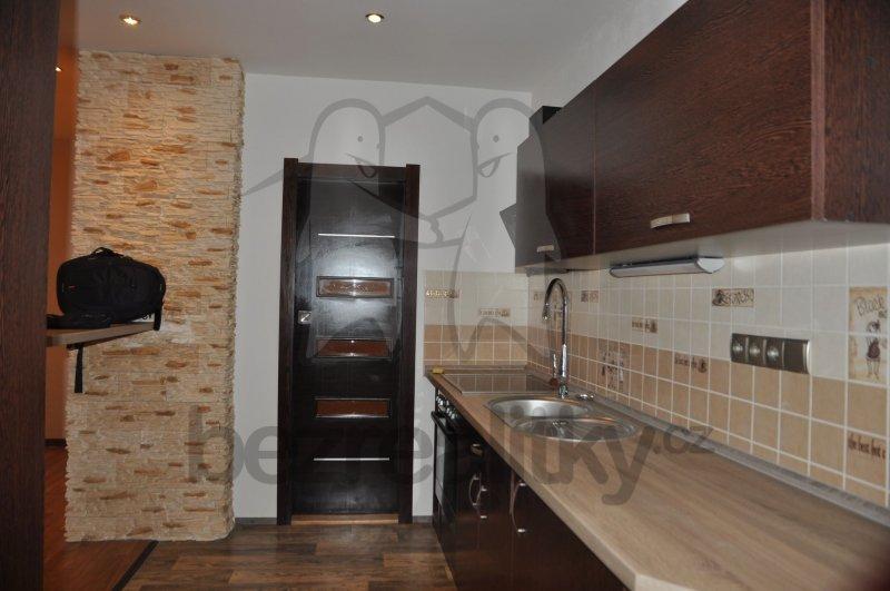 Pronájem bytu Garsoniéra 38 m², Podolská, Praha, Praha